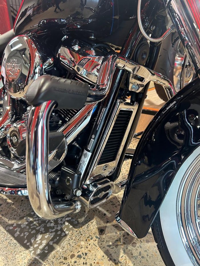 2020 Harley-Davidson Deluxe 107 (FLDE) Softail Blue