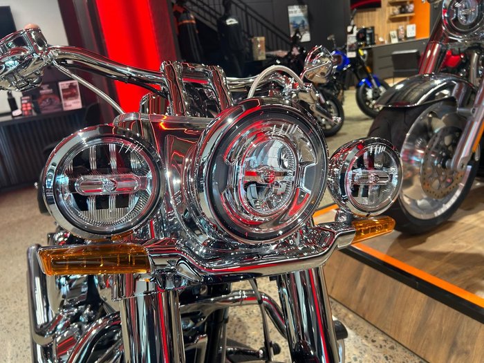 2020 Harley-Davidson Deluxe 107 (FLDE) Softail Blue