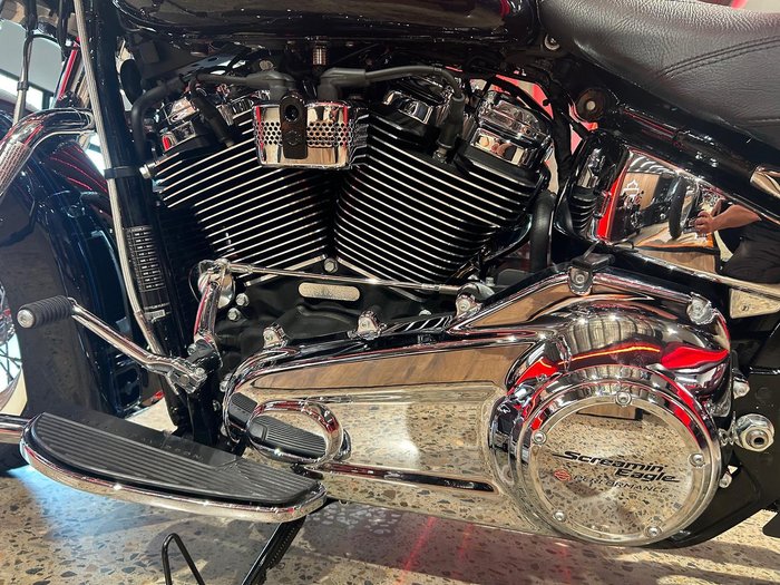 2020 Harley-Davidson Deluxe 107 (FLDE) Softail Blue