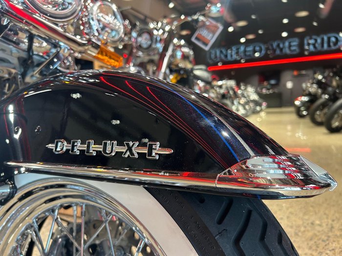 2020 Harley-Davidson Deluxe 107 (FLDE) Softail Blue