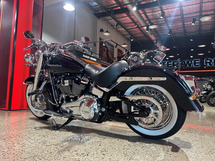 2020 Harley-Davidson Deluxe 107 (FLDE) Softail Blue