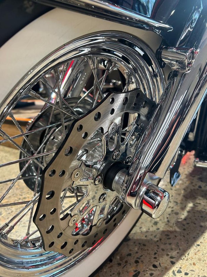 2020 Harley-Davidson Deluxe 107 (FLDE) Softail Blue