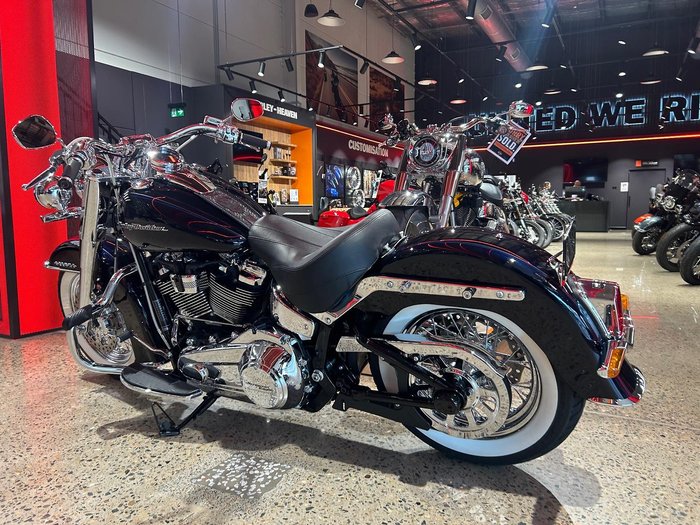 2020 Harley-Davidson Deluxe 107 (FLDE) Softail Blue