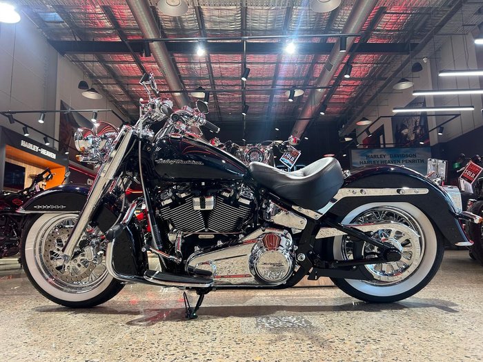 2020 Harley-Davidson Deluxe 107 (FLDE) Softail Blue