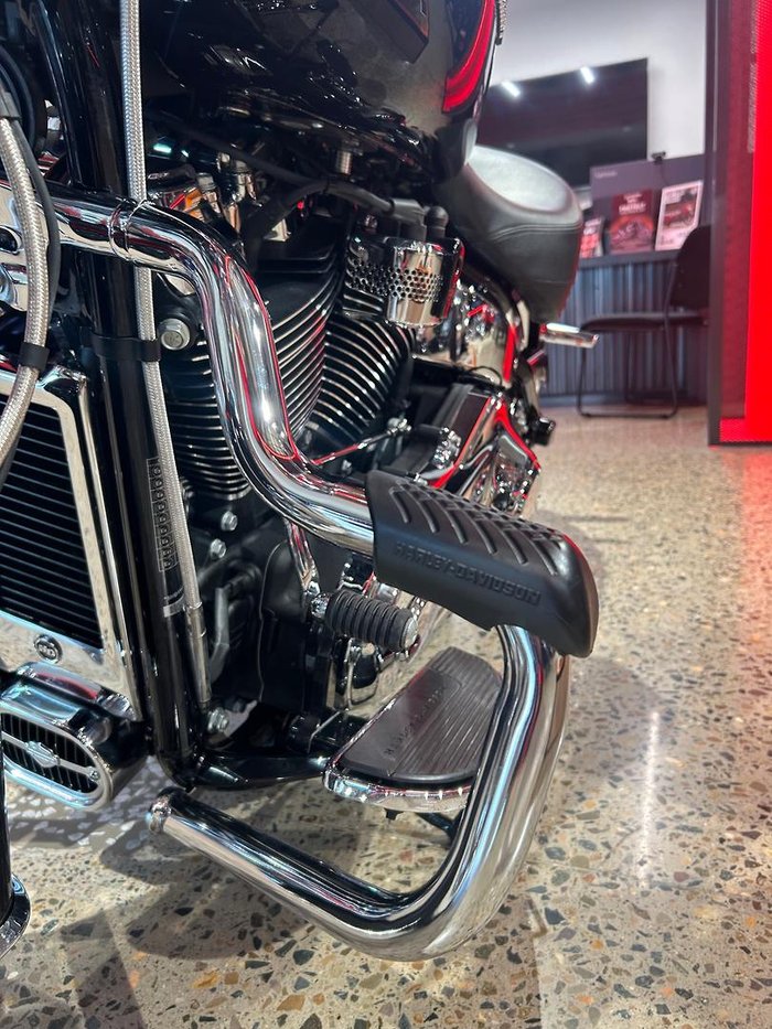 2020 Harley-Davidson Deluxe 107 (FLDE) Softail Blue