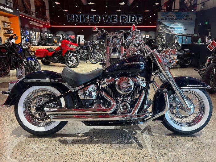 2020 Harley-Davidson Deluxe 107 (FLDE) Softail Blue