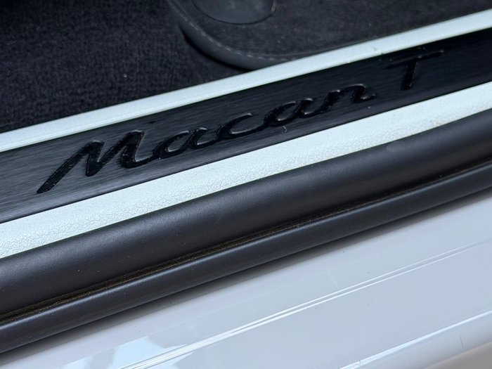 2023 Porsche Macan T 95B MY23 AWD Crayon