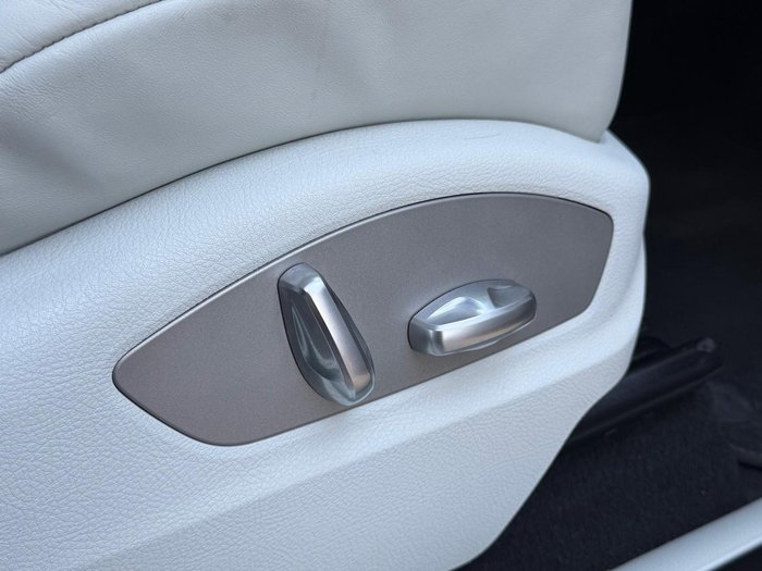 2023 Porsche Macan T 95B MY23 AWD Crayon