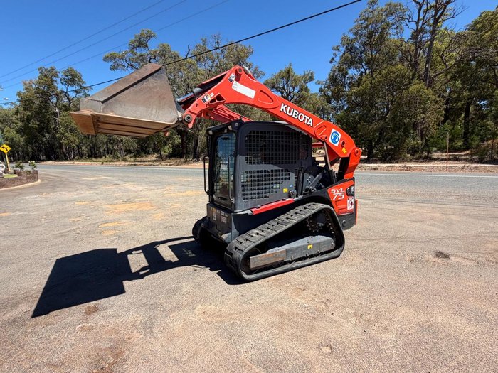 2015 Kubota Svl75 Track Machine