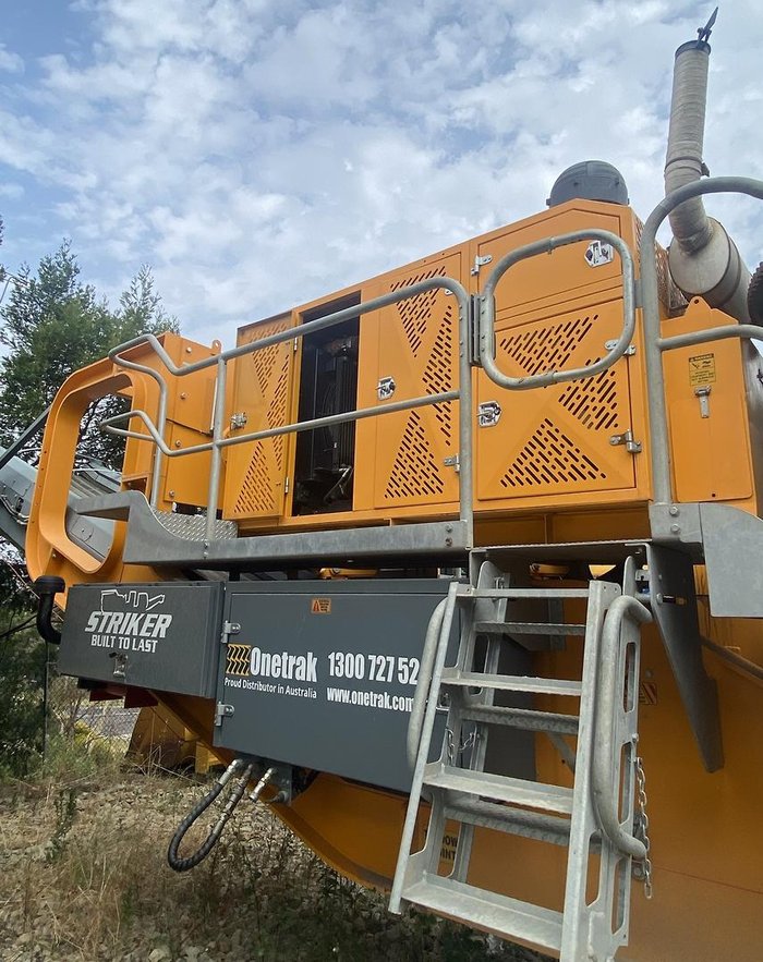 2023 Striker CQ400 Yellow