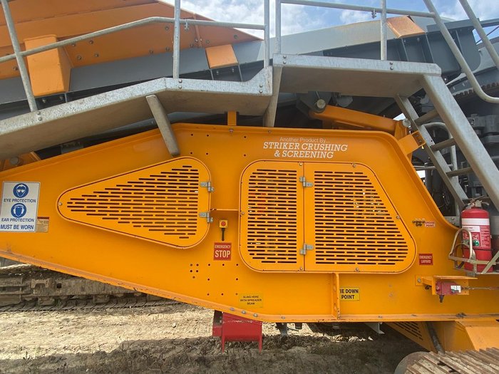 2023 Striker CQ400 Yellow