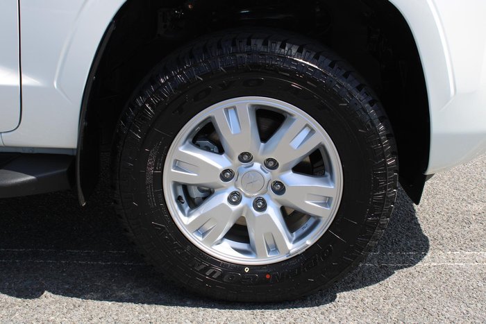 2025 Mitsubishi Triton GLX+