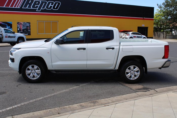 2025 Mitsubishi Triton GLX+