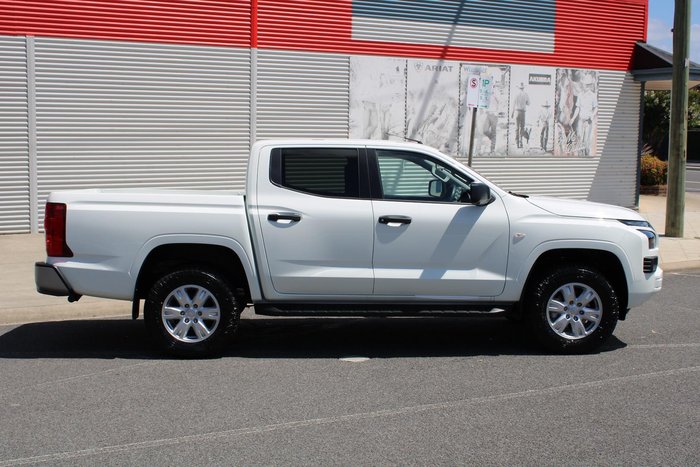 2025 Mitsubishi Triton GLX+