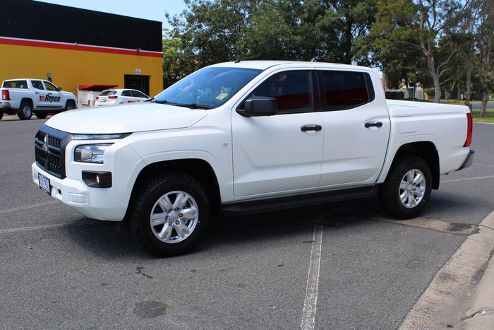 2025 Mitsubishi Triton GLX+