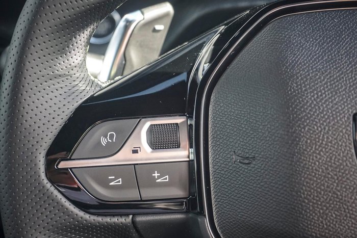 2025 Peugeot 2008 GT Hybrid