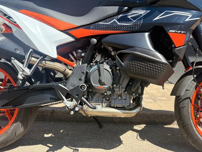 2023 KTM 890 SMT