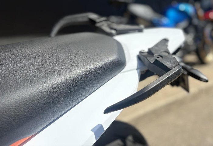 2023 KTM 890 SMT