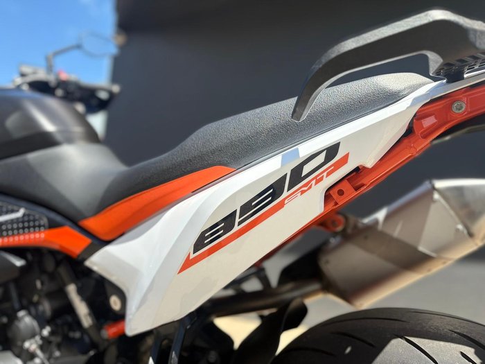 2023 KTM 890 SMT