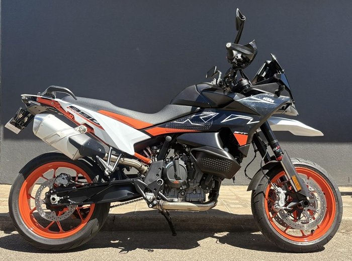 2023 KTM 890 SMT