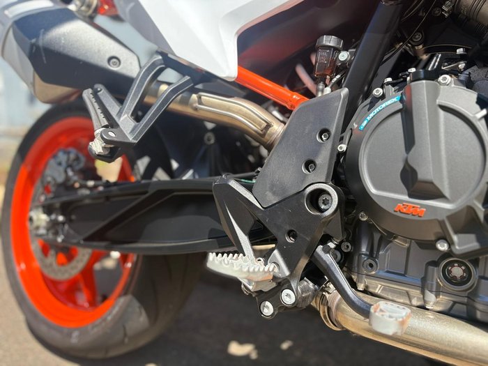 2023 KTM 890 SMT