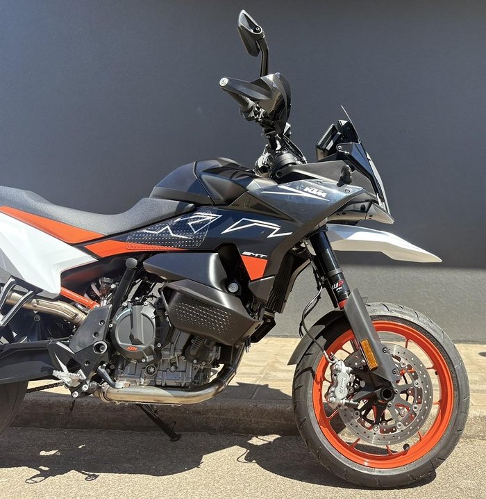 2023 KTM 890 SMT
