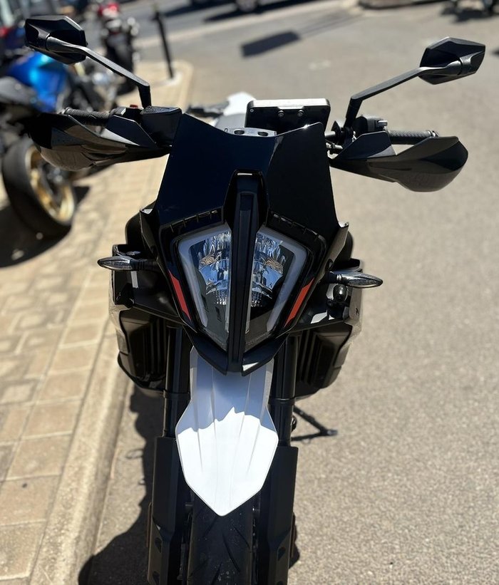 2023 KTM 890 SMT