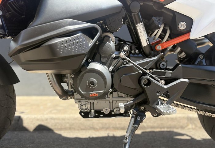 2023 KTM 890 SMT