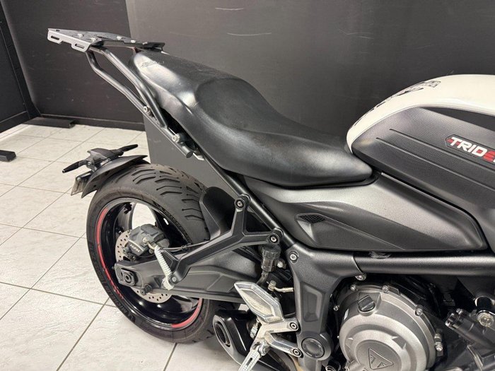 2022 TRIUMPH TRIDENT 660 White