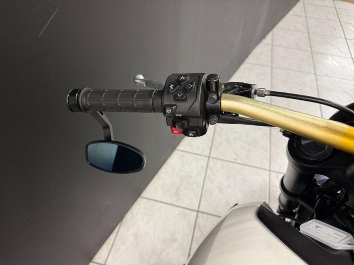 2022 TRIUMPH TRIDENT 660 White