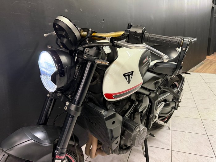 2022 TRIUMPH TRIDENT 660 White