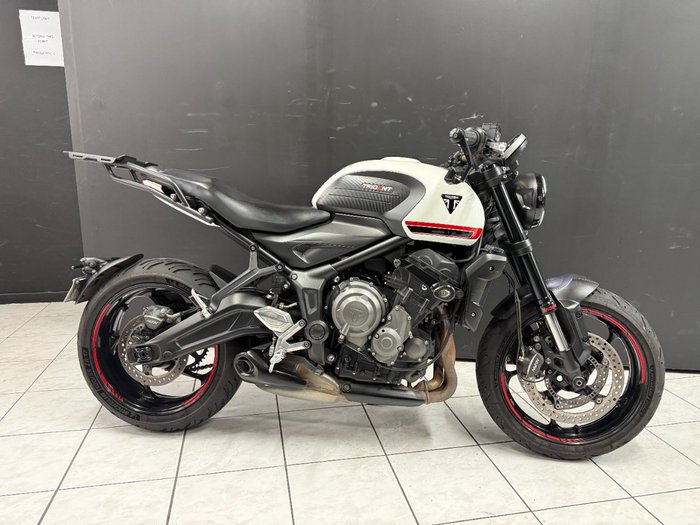 2022 TRIUMPH TRIDENT 660 White