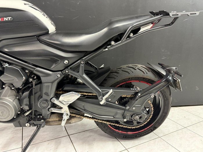 2022 TRIUMPH TRIDENT 660 White