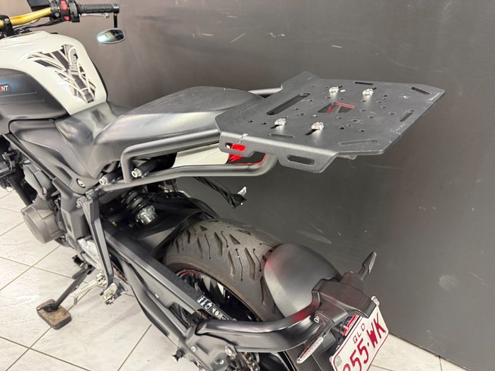 2022 TRIUMPH TRIDENT 660 White