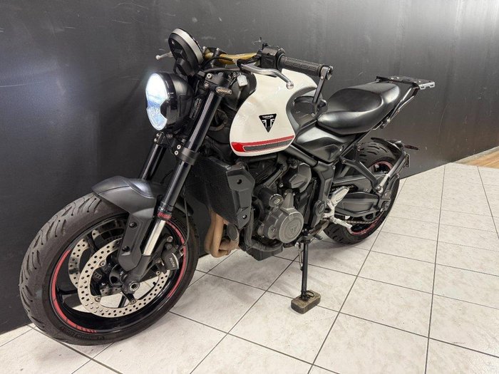2022 TRIUMPH TRIDENT 660 White