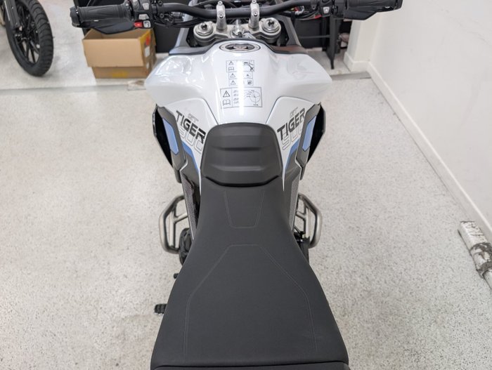 2026 Triumph 2026 Triumph 900CC TIGER 900 GT PRO ALPINE EDITION SNOWDONIA WHITE