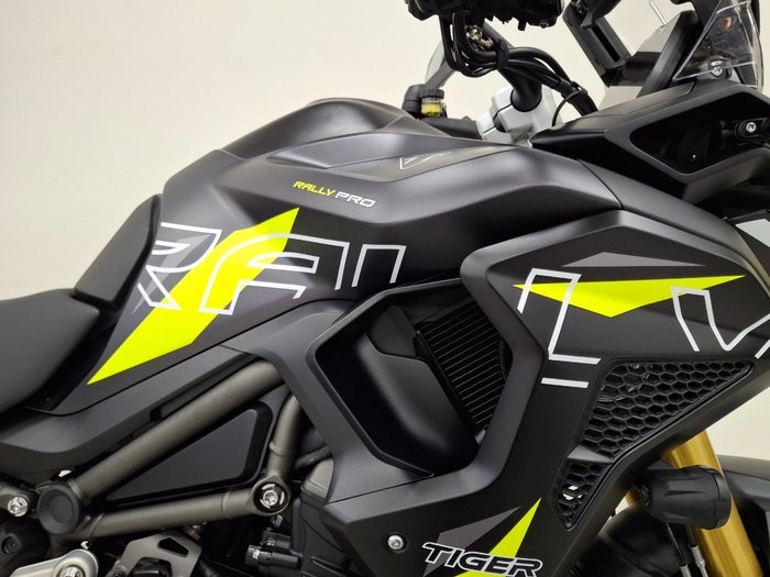 2026 Triumph 2026 Triumph 1200CC TIGER 1200 RALLY PRO DESERT EDITION SNOWDONIA WHITE