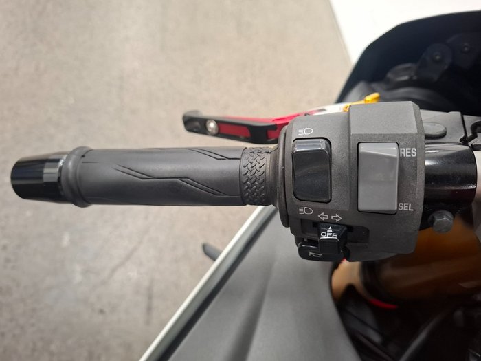 2021 Yamaha YZF-R7LA White