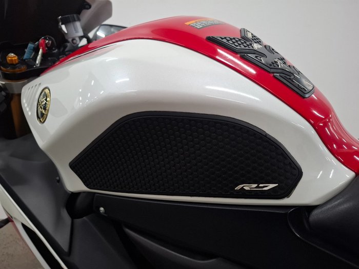 2021 Yamaha YZF-R7LA White