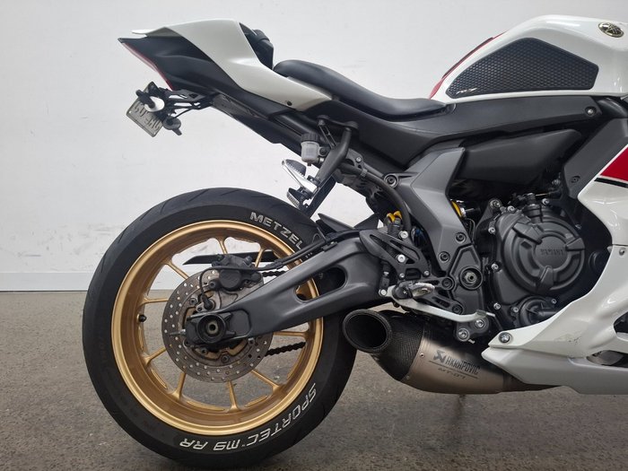 2021 Yamaha YZF-R7LA White