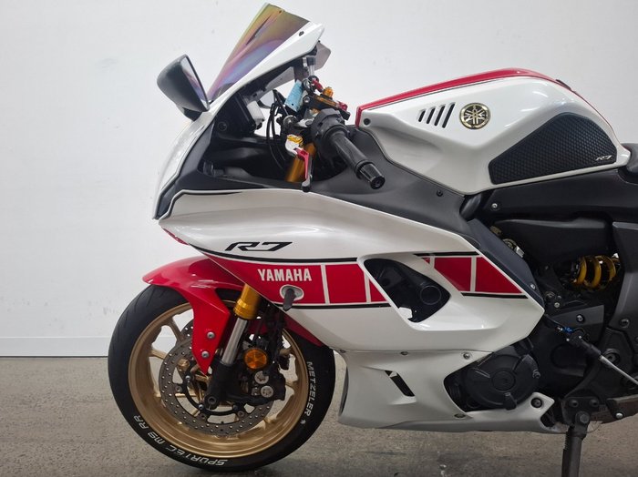 2021 Yamaha YZF-R7LA White