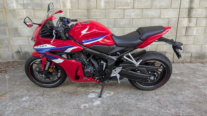 2025 Honda CBR650RAC Red