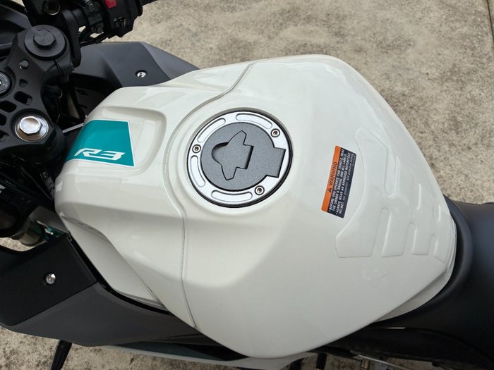 2023 Yamaha YZF-R3 White