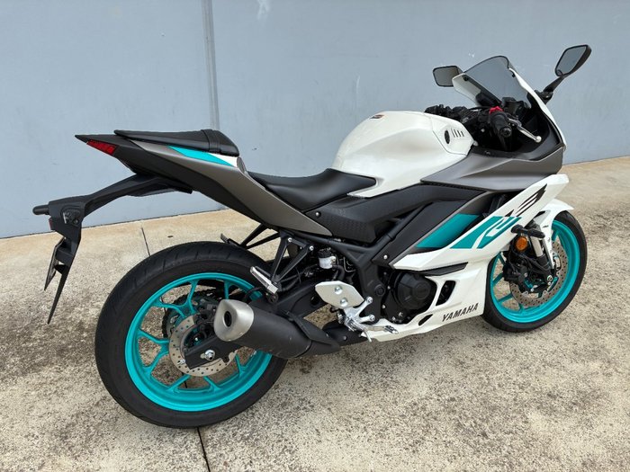 2023 Yamaha YZF-R3 White