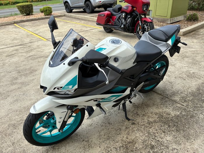 2023 Yamaha YZF-R3 White