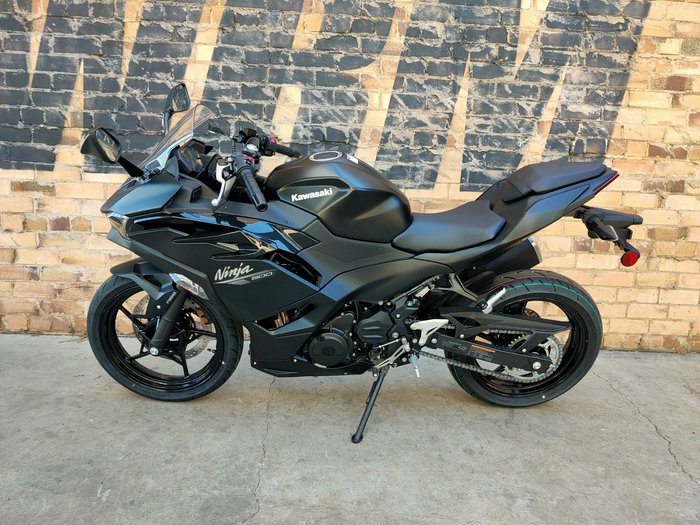 2026 KAWASAKI NINJA 500 (EX500G) ROAD BLACK