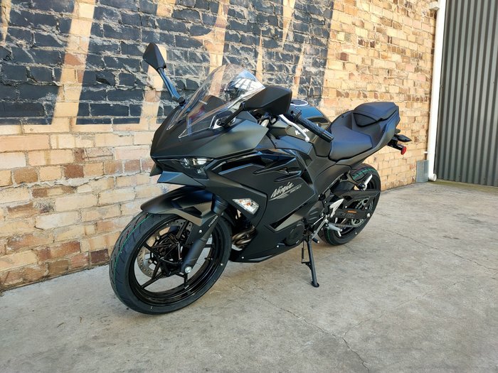 2026 KAWASAKI NINJA 500 (EX500G) ROAD BLACK