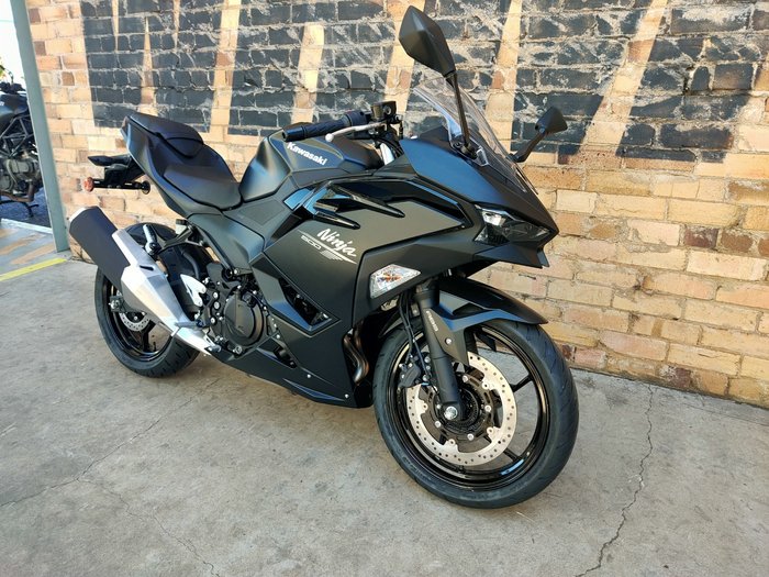 2026 KAWASAKI NINJA 500 (EX500G) ROAD BLACK