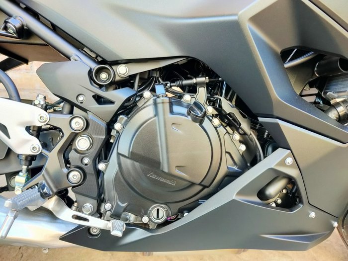 2026 KAWASAKI NINJA 500 (EX500G) ROAD BLACK