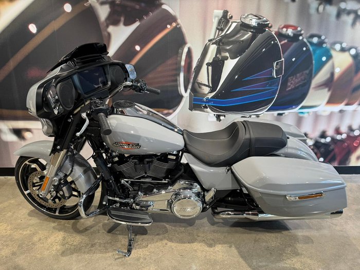 2025 Harley-Davidson Street Glide 117 (FLHX) Touring